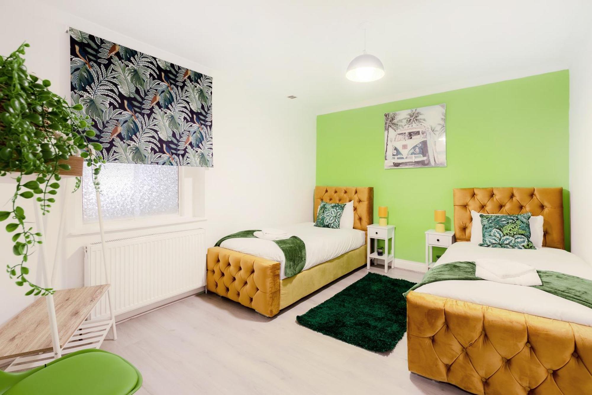 レッドブリッジ 5Br House, Free Parking Offa12, Contractor, Big Families, Relocationヴィラ エクステリア 写真
