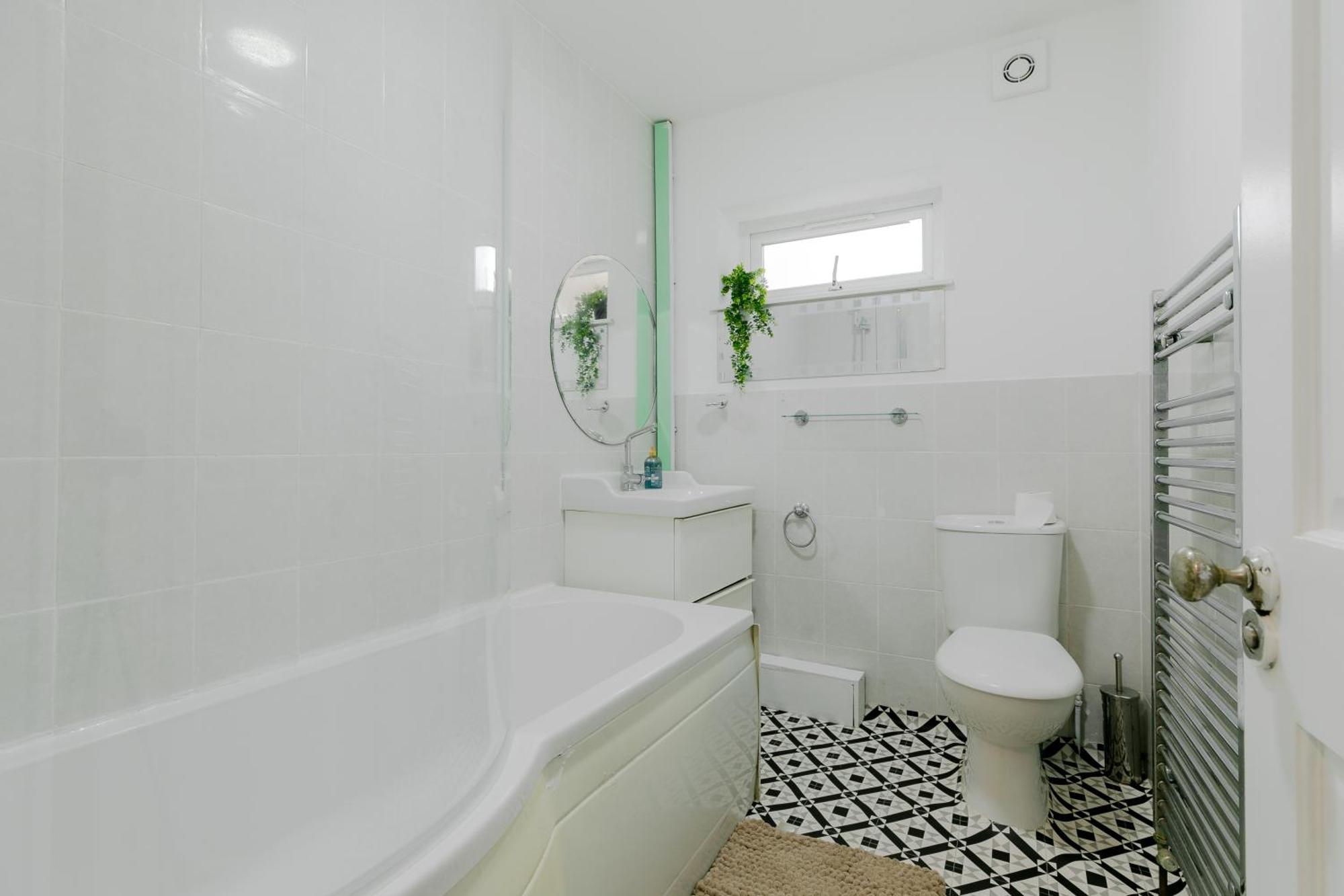 レッドブリッジ 5Br House, Free Parking Offa12, Contractor, Big Families, Relocationヴィラ エクステリア 写真