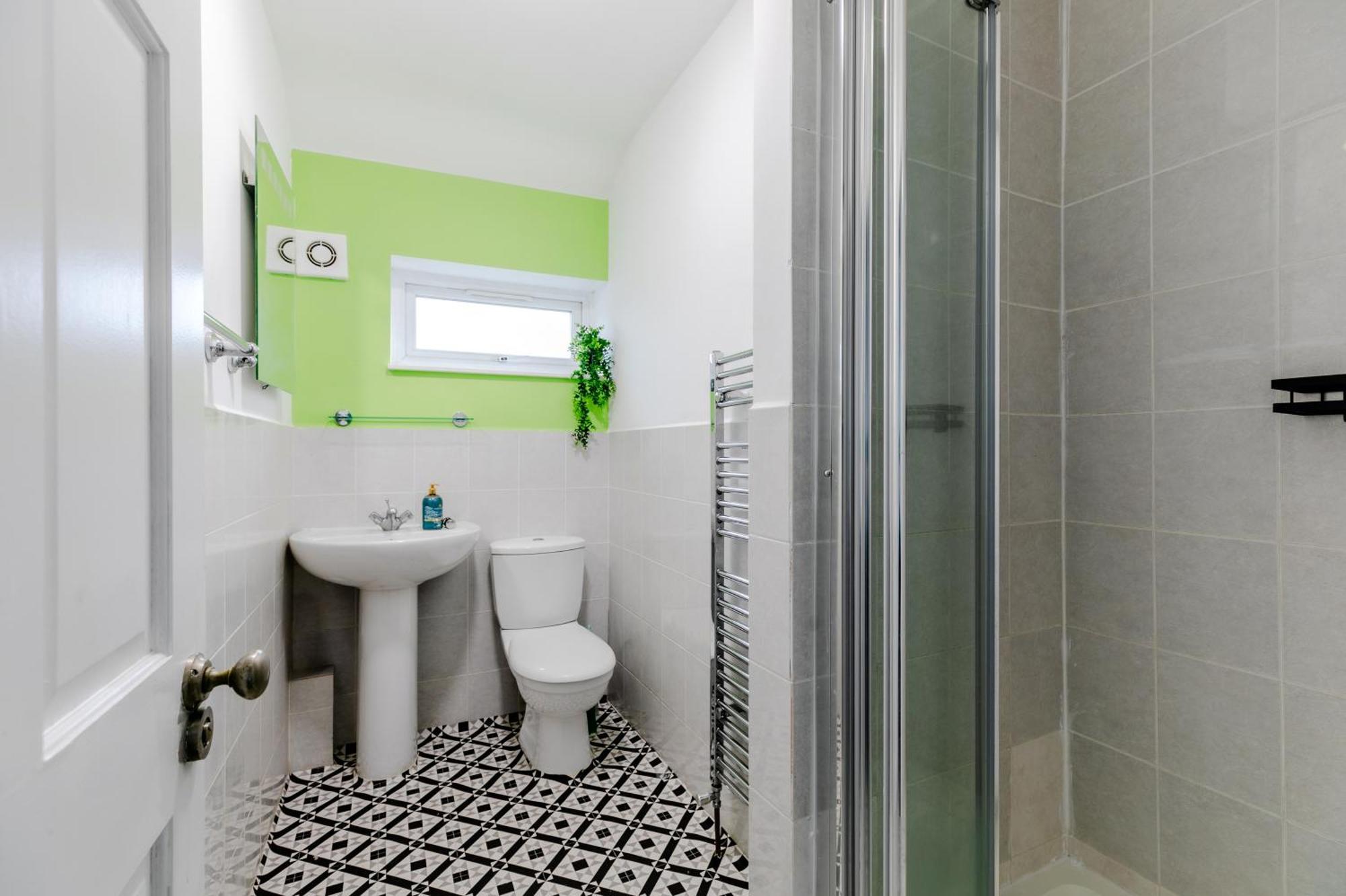レッドブリッジ 5Br House, Free Parking Offa12, Contractor, Big Families, Relocationヴィラ エクステリア 写真